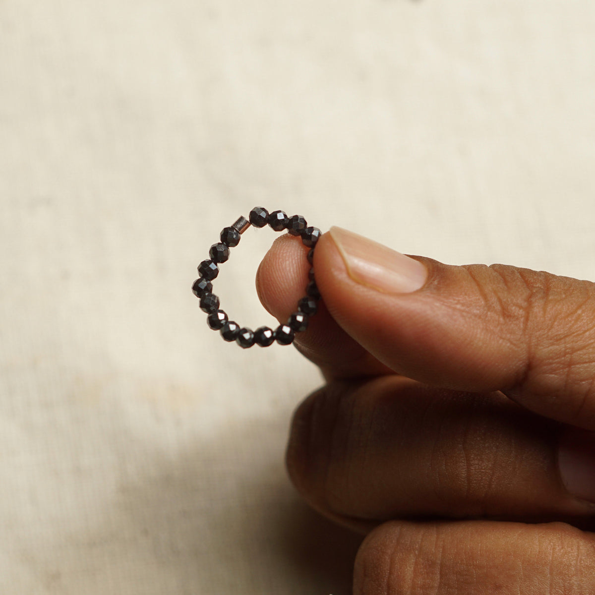 Elastic Anti-Anxiety Fidget Ring Made of Natural Faceted Gemstone Beads - Hematite
